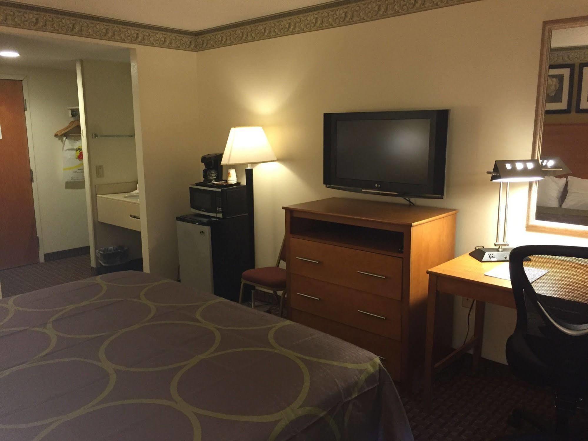 Super 8 By Wyndham Allentown Exterior foto